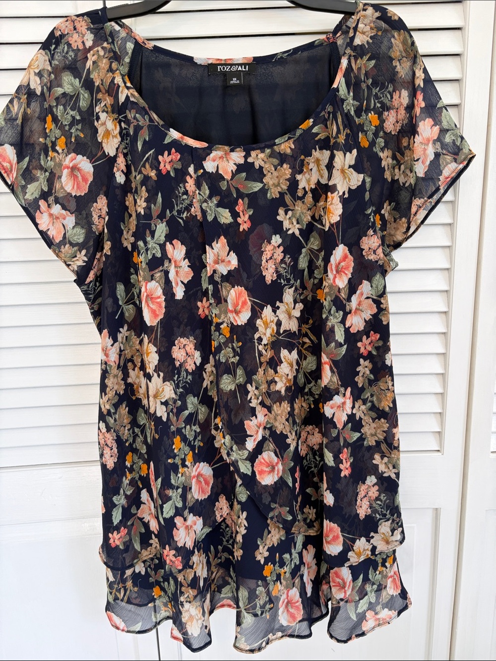 Roz & Ali Women's Size 1X Blouse Top Blue Floral Short Sleeve Layered Chiffon